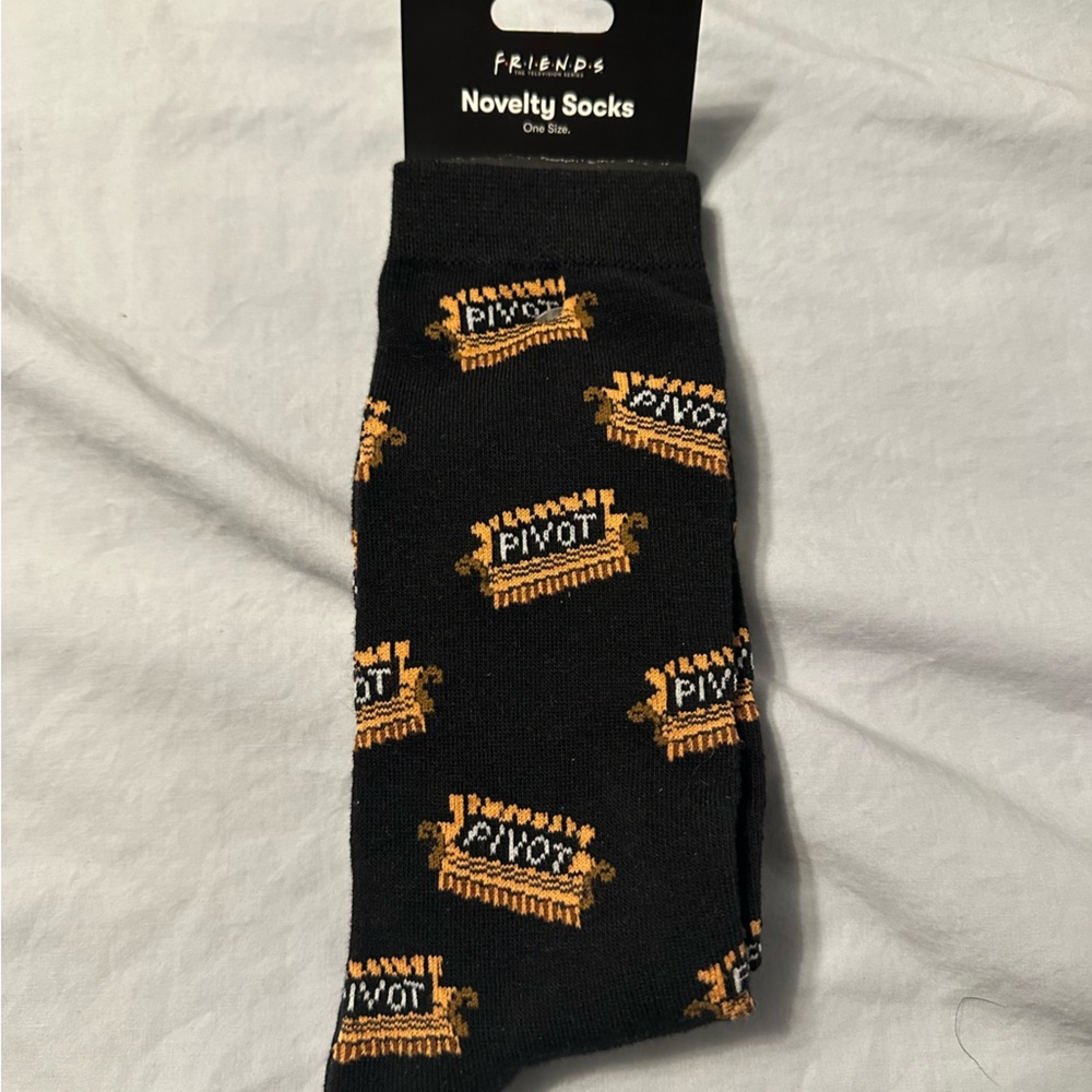 Friends novelty “pivot” socks